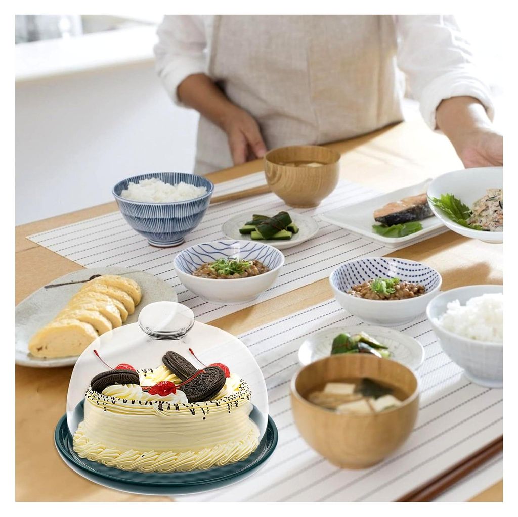 Grüner Dessertteller mit Glasdeckel für Kuchen und Gebäckpräsentation
