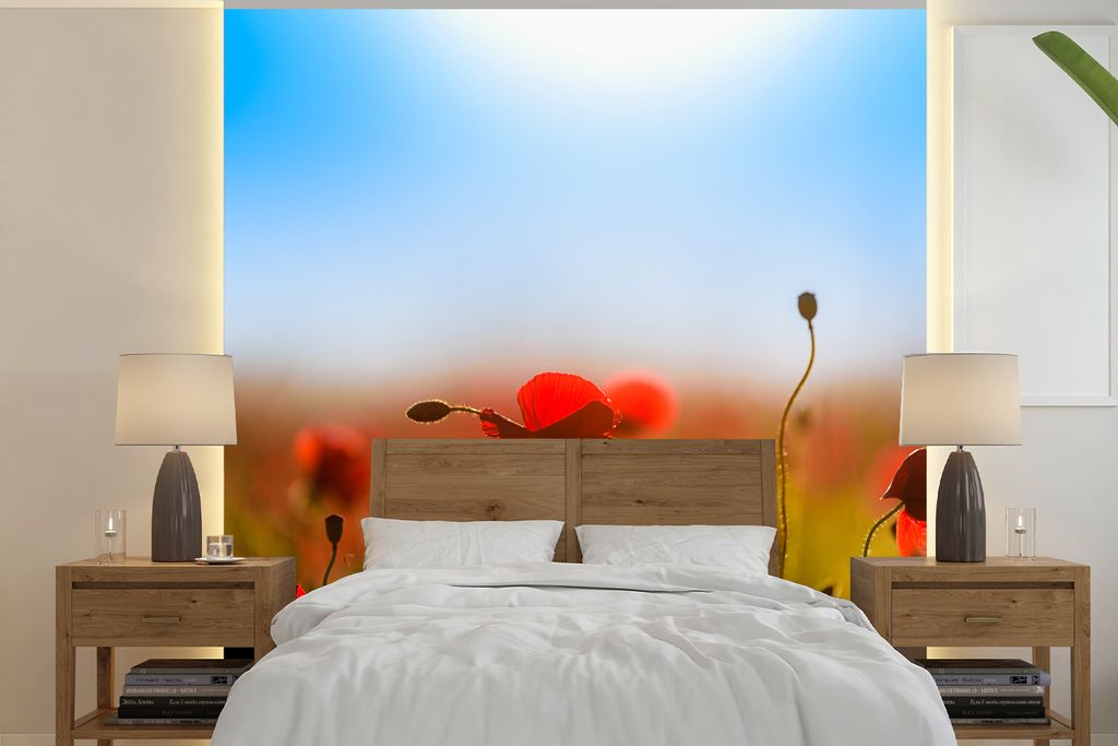 MuchoWow Fototapete für Wohnzimmer oder Schlafzimmer Wandtapete Vinyl Motivtapete Mohnblumen unter einem klaren blauen Himmel. - 240x240 cm - Sc...