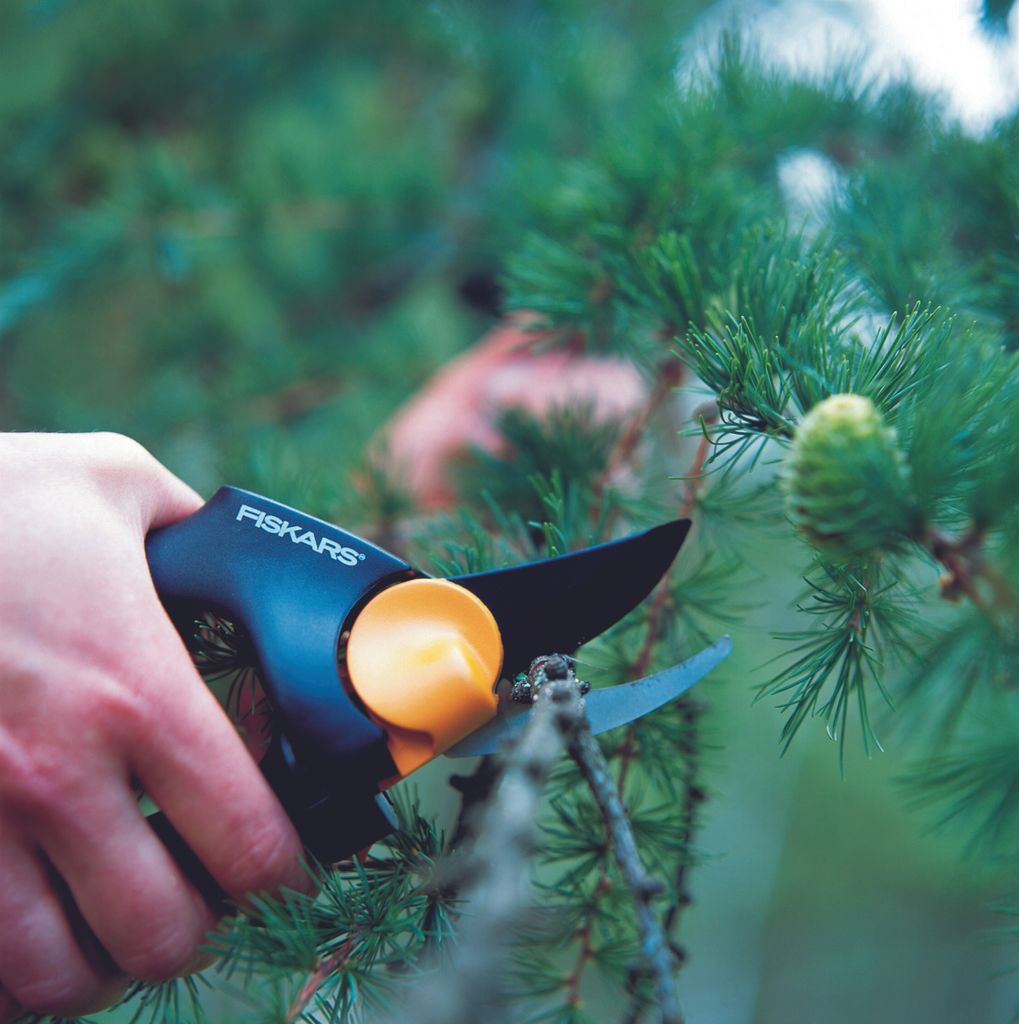 Fiskars PowerGear Rollgriff-Gartenschere, Bypass P94 Produktbild 