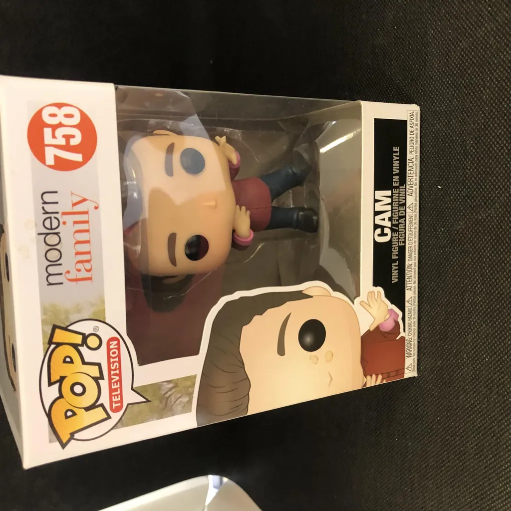 Figurine Funko POP Modern Family Cameron Tucker n°758 en Vinyle 9cm