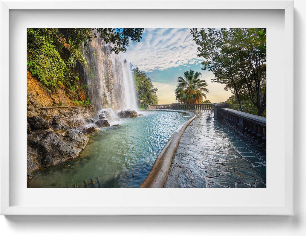 Wasserfall im Parc de la Colline du Chateau– Wandbild mit Rahmen – Gerahmtes Bild – Wanddekoration – 70x50 cm – Schwarz Rahmen