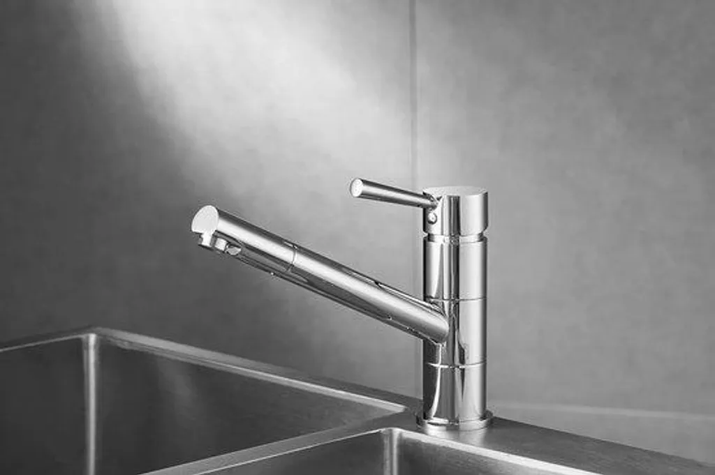 Support robinet orientable chrome 360° avec système anti-éclaboussure