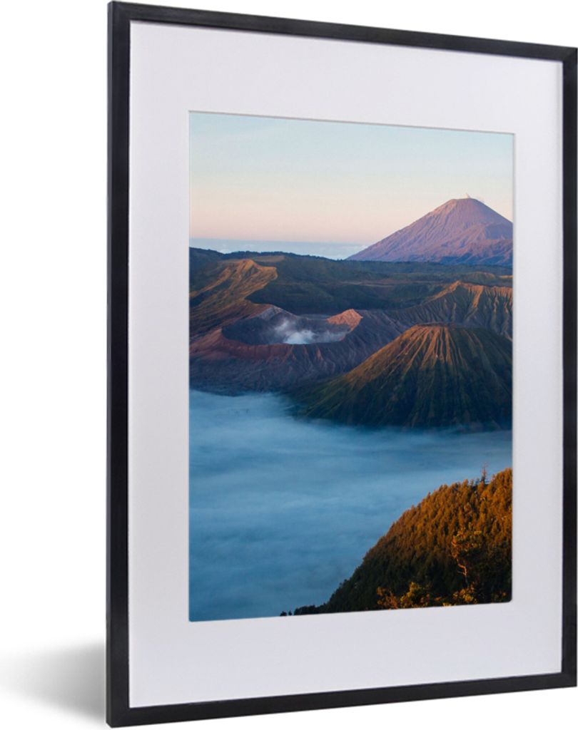 MuchoWow Gerahmtes Poster Vulkan - Natur - Nebel 30x40 cm - Poster mit Schwarzem Bilderrahmen Wandposter Rahmen Foto Bilder - Wandposter Schlafzi...