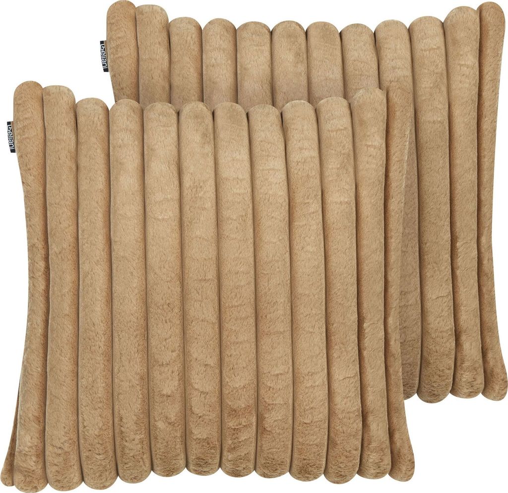 BELIANI Dekokissen 2er Set Hellbraun aus Kunstfell 45 x 45 cm Quadratisch Flauschig Weich Deko Dekoration Wohnaccessoires für Wohnzimmer Schlafzimmer