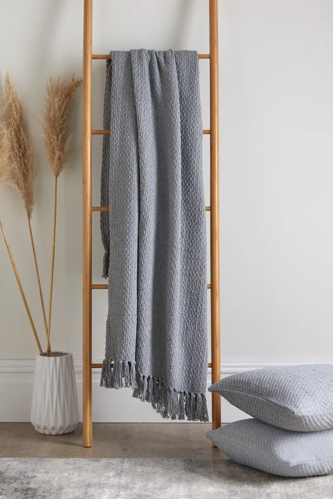 Jeté de lit gris Hayden 130x180 pour une décoration de chambre cosy