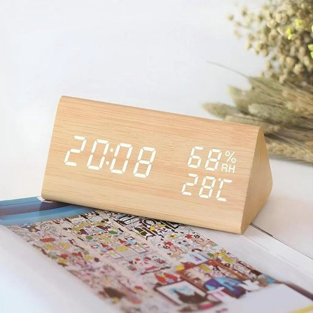Réveil LED bois 3 alarmes avec réglage intensité et port USB inclus