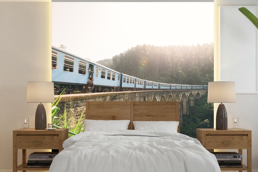 MuchoWow Fototapete für Wohnzimmer oder Schlafzimmer Wandtapete Vinyl Motivtapete Ein Zug über eine Brücke - 220x220 cm - Tapeten