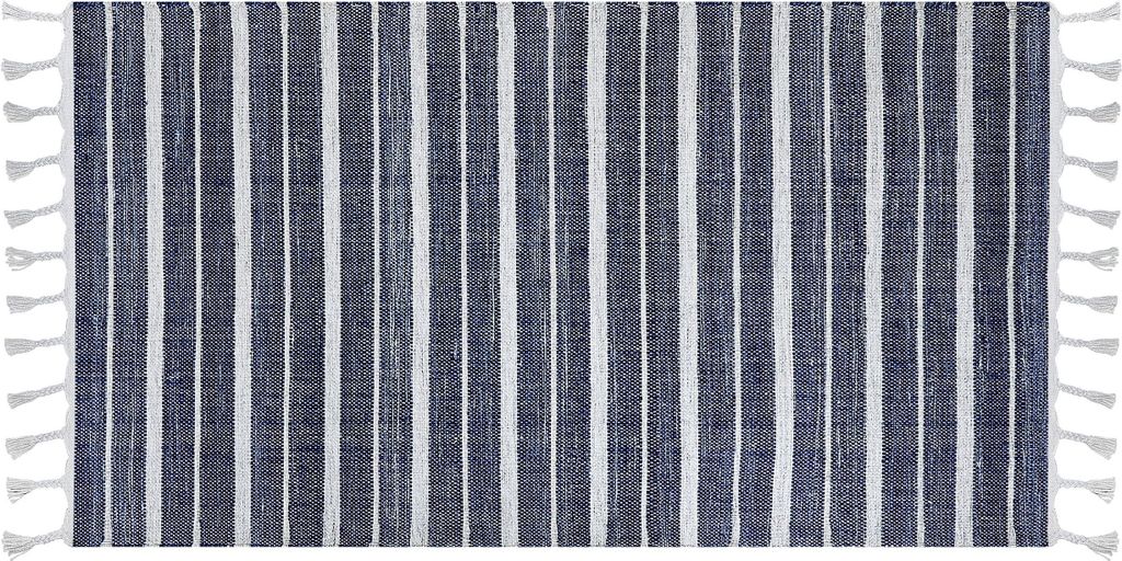 BELIANI Outdoor Teppich Blau / Weiß Kunststoff 80 x 150 cm Rechteckig Läufer mit Fransen Handgewebt Streifenmuster Modern Wohnzimmer Deko Garten ...