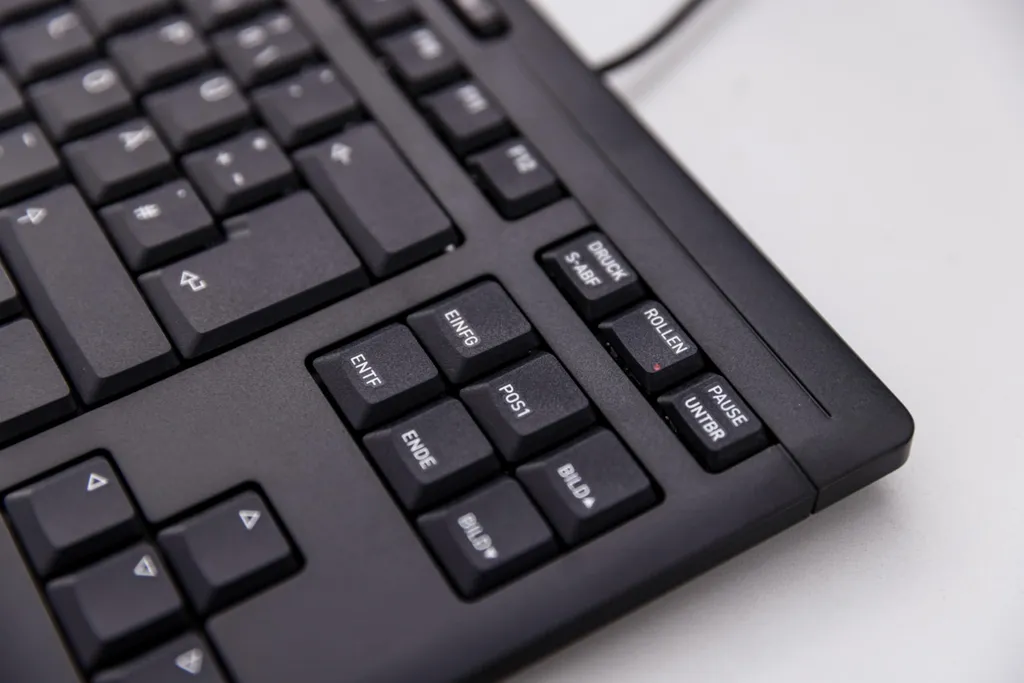 Clavier de bureau compact Cherry STREAM TKL pour espace de travail net - 10