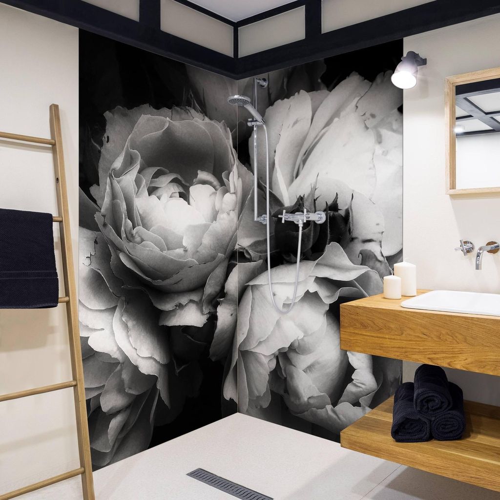 Duschrückwand mit Motiv selbstklebend - 0.61 mm Wandpaneel wasserfest Rose schwarz weiss Landhaus Badrückwand fugenlos Premium matt 90x200 cm