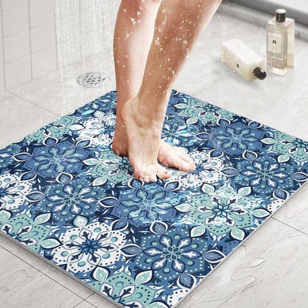 Famanu Badmatte mit blauem Retro-Muster - schnelltrocknend und rutschfest - pflegeleichtes Badezimmerteppich für Dusche, WC, Badewanne - 60 x 60 cm