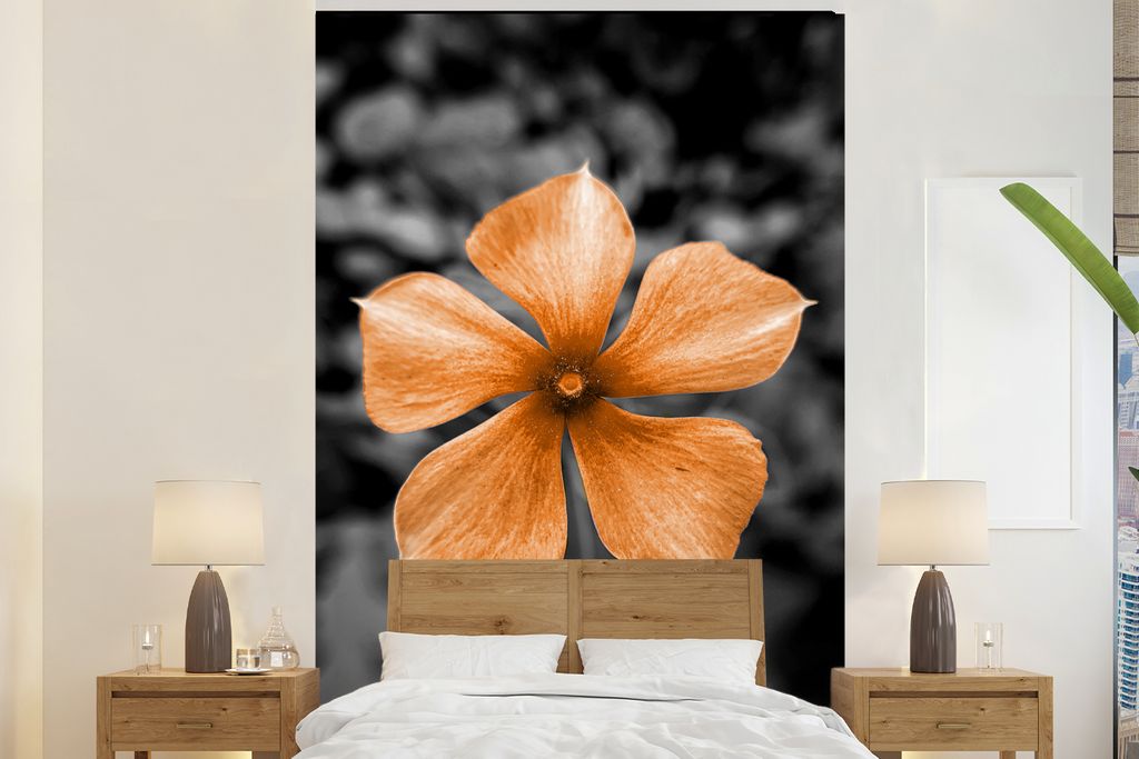 MuchoWow Fototapete für Wohnzimmer oder Schlafzimmer Wandtapete Vinyl Motivtapete Blumen - Orange - Schwarz - Weiß - 145x220 cm - Wanddekoration