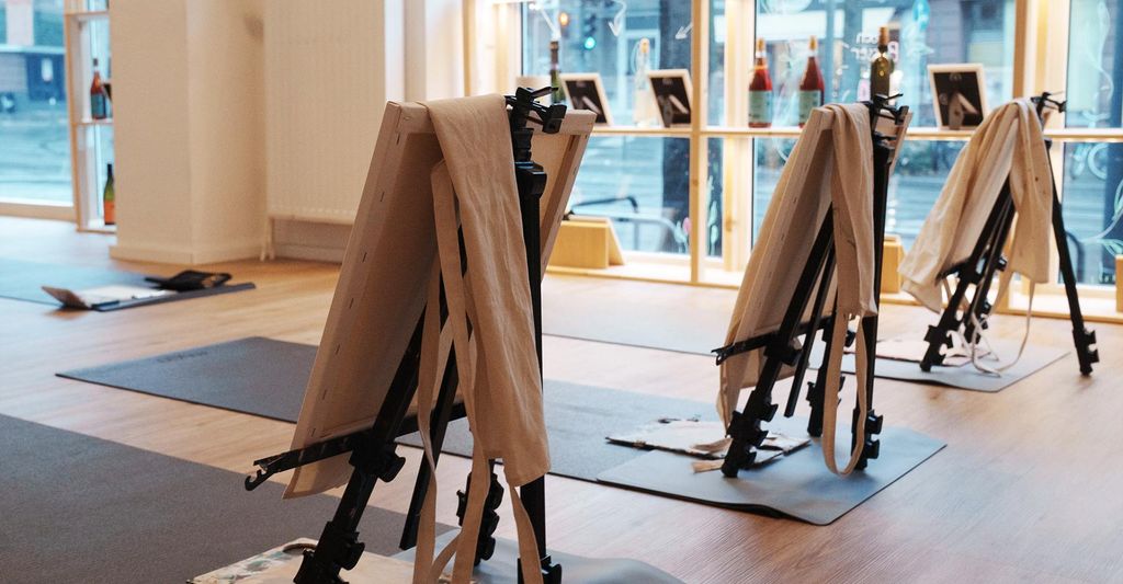 mydays Yoga, Paint & Wine Hamburg; Erlebnis verschenken oder selbst erleben; Gutschein für 1 Person(en)