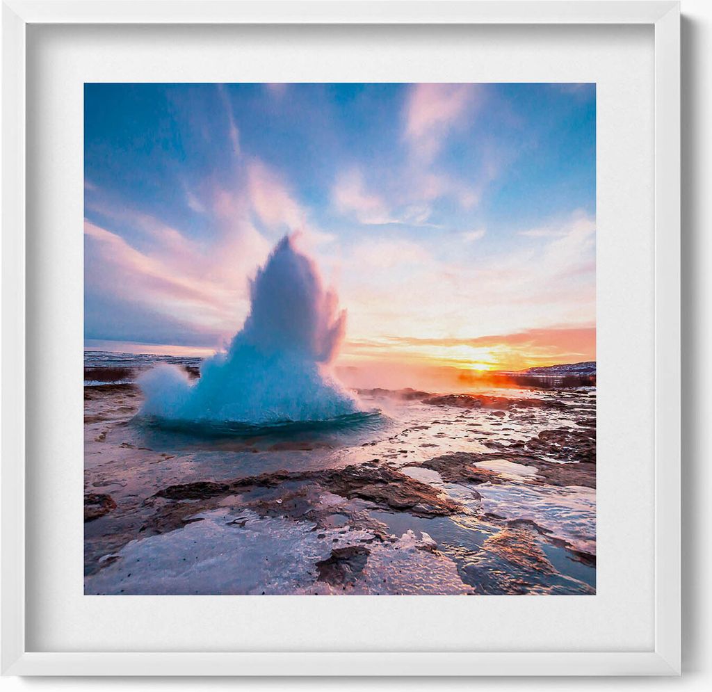 Geysir auf der Insel Island– Wandbild mit Rahmen – Gerahmtes Bild – Wanddekoration – 50x50 cm – Weiß Rahmen
