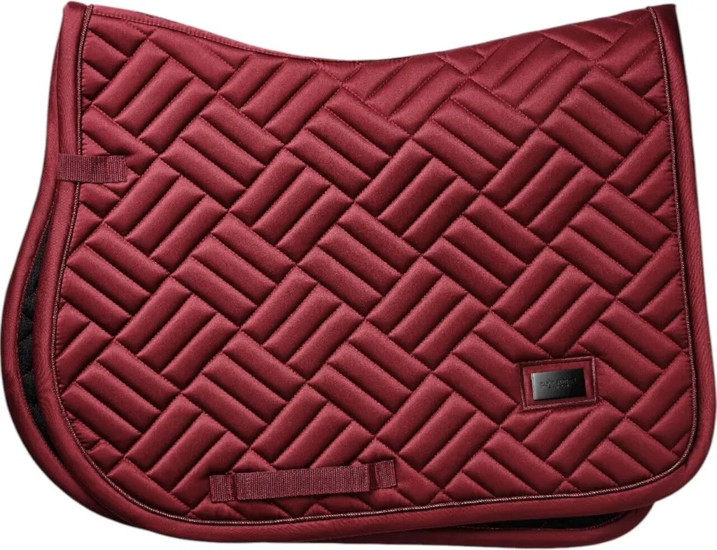 Évitez les frottements avec le tapis de selle Modern Bordeaux Full anatomique