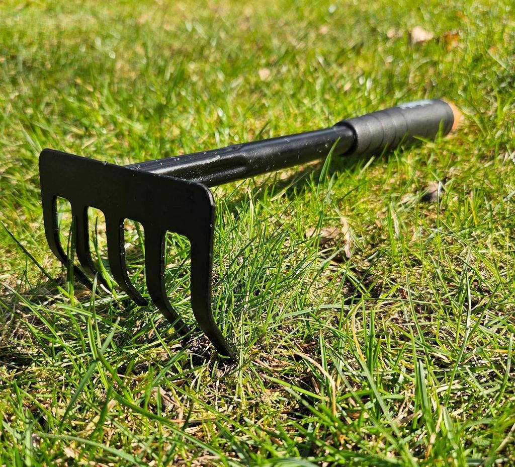 Rechen mit 5 Zinken / Kleiner Stahlrechen / für Blumen / Breite 9 cm