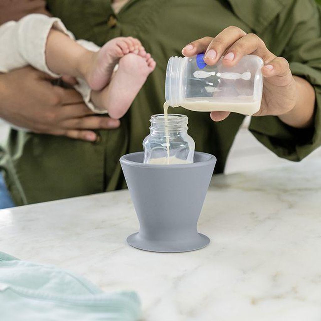 Ingenuity Babyflaschenhalter Bokee Light Grey - BPA-frei und langlebig