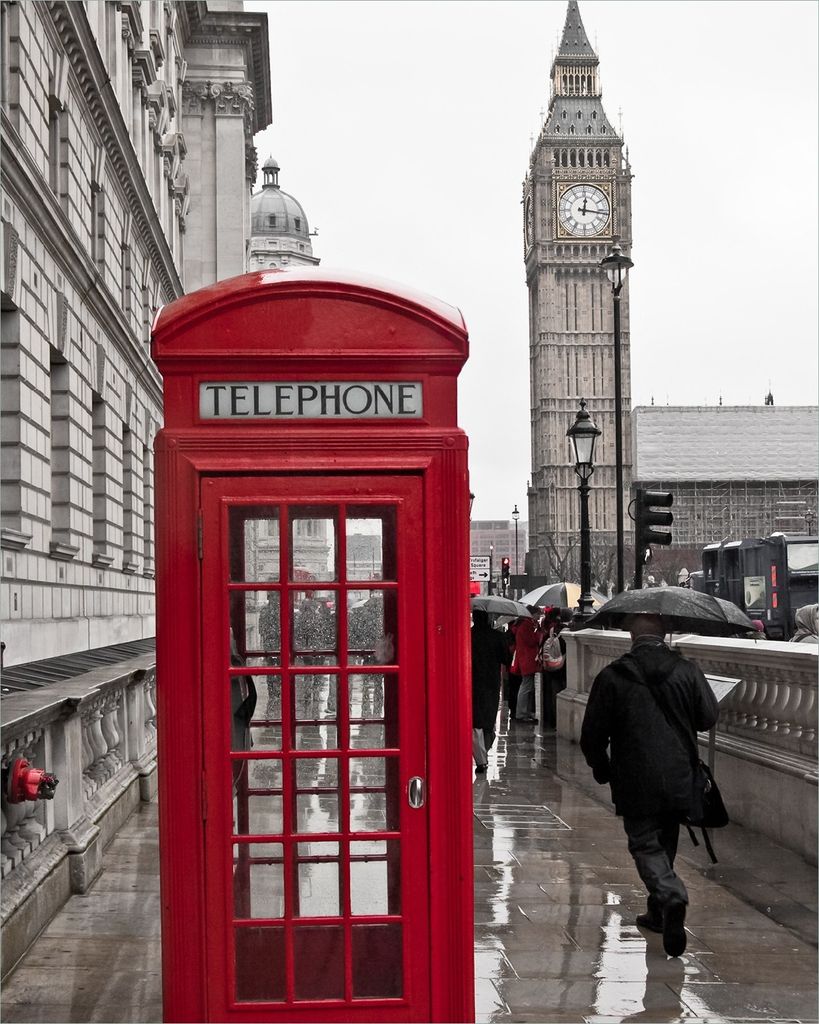 Wallario Poster - Rote Telefonzelle in London England mit Big Ben, Kunstdruck Größe: 40 x 50 cm