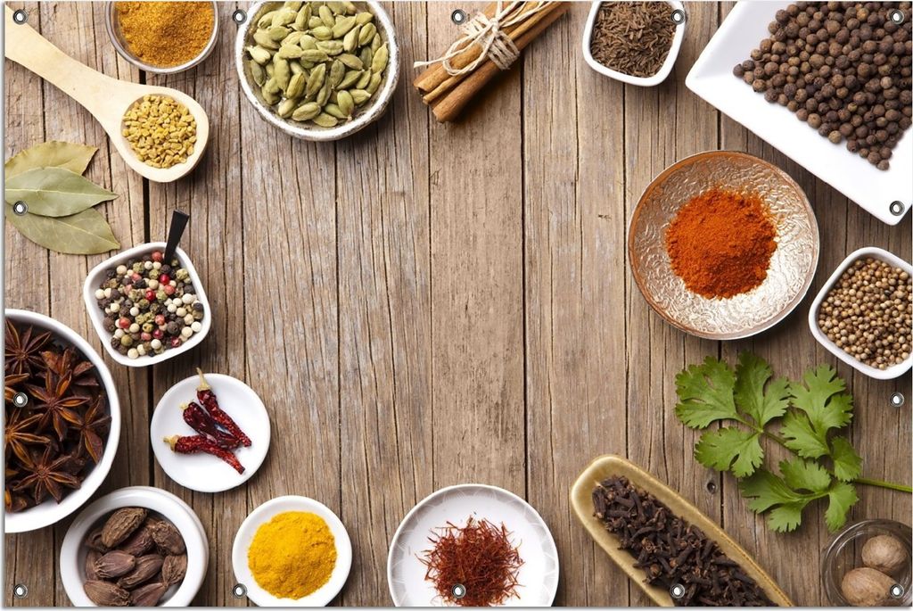 Wallario Outdoor-Poster für Garten oder Balkon, Motiv Gewürze in Schüsseln auf einem alten Holztisch in der Küche, in ca. 120 x 180 cm