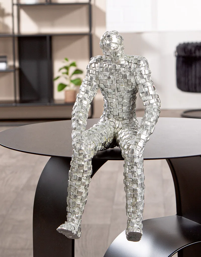 Sculpture Assise Boxes en Résine Argent 35cm pour Déco Design Gilde
