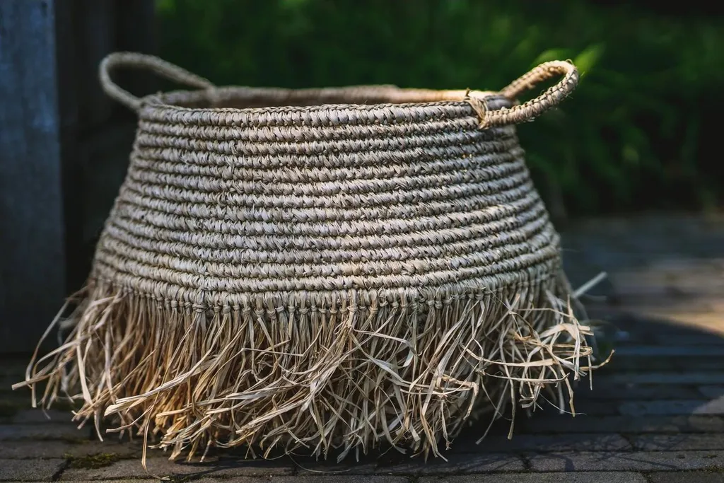 Panier de rangement en raphia naturel tressé pour décoration bohème