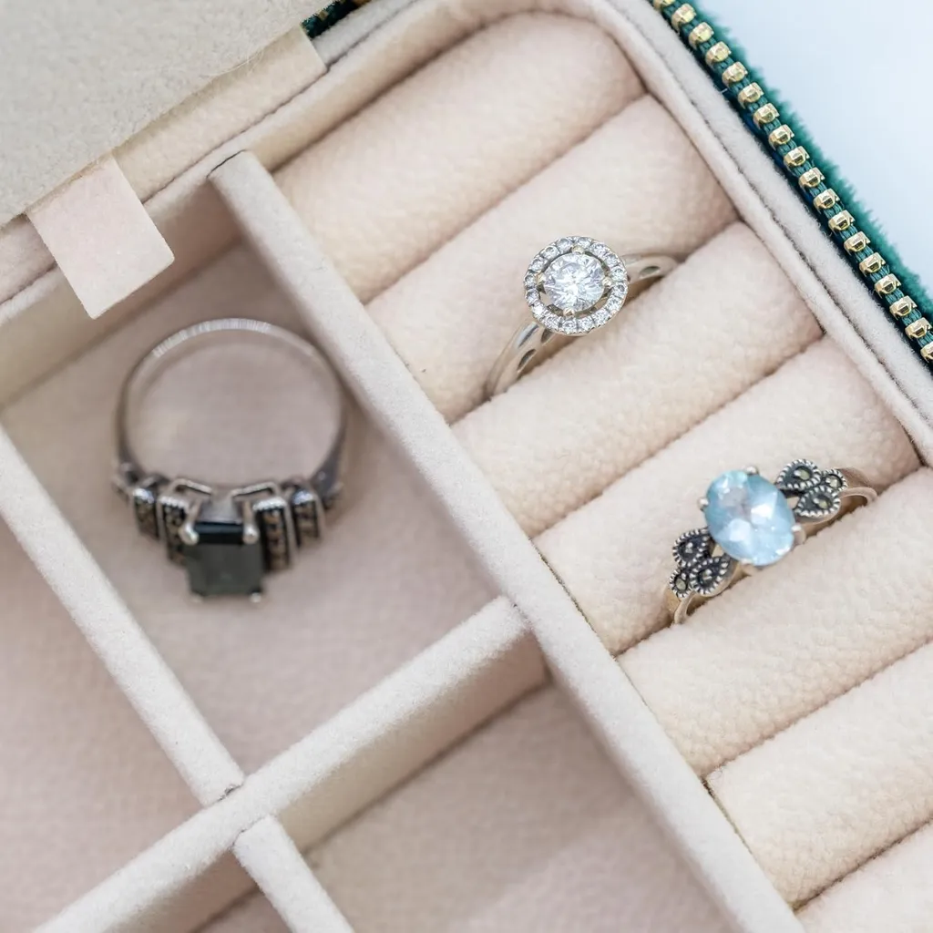 Allecto Premium Boîte à bijoux de voyage velours vert avec miroir intégré