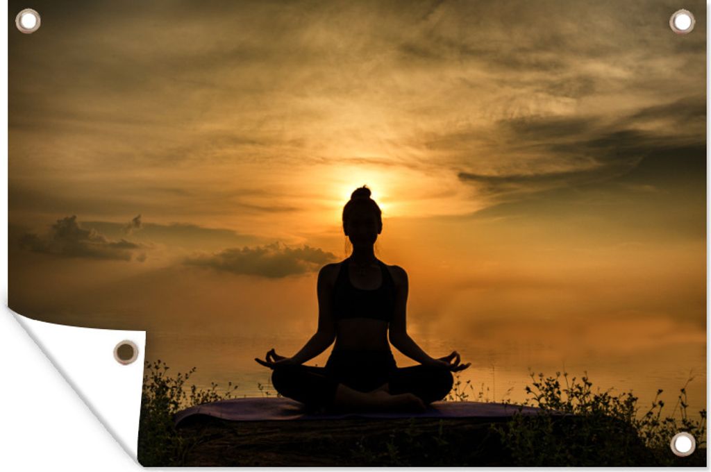 MuchoWow 60x40 cm Outdoor-Poster Gartendeko Sichtschutz Garten Poster für den Garten Die Silhouette von jemandem, der in der Abenddämmerung Yog...