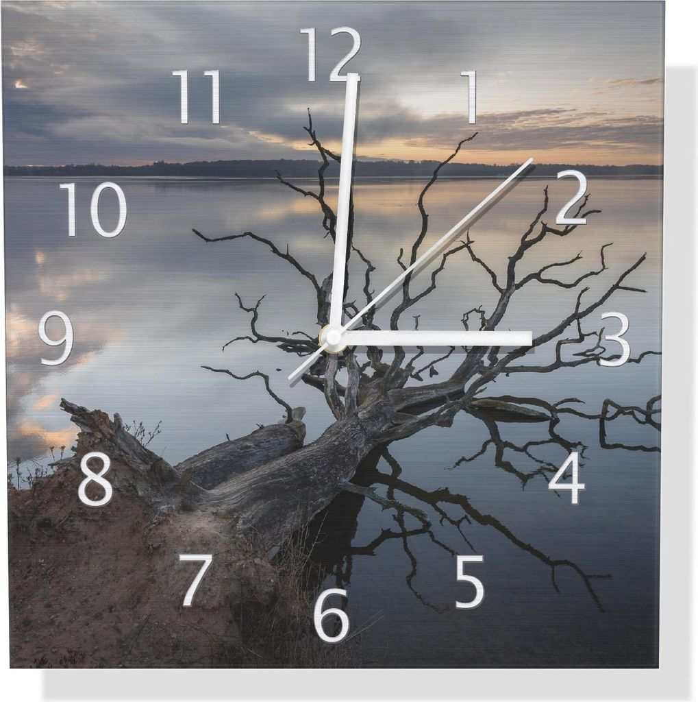 Wallario Design Wanduhr Baum im Abendlicht aus Aluverbund, Größe 30 x 30 cm