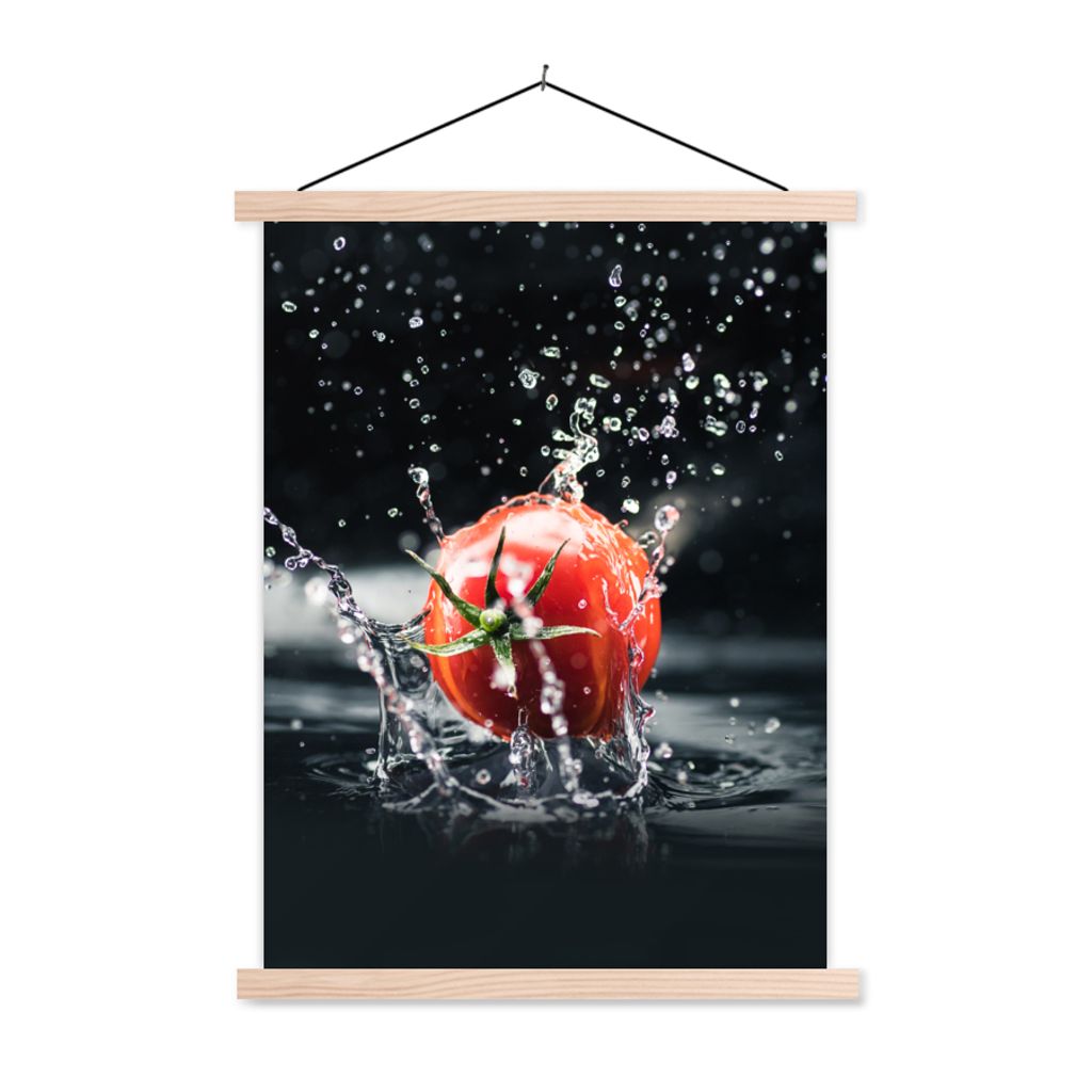 MuchoWow Textilposter Tomate - Gemüse - Stilleben - Wasser - Rot 60x80 cm mit holzfarbenen Rahmen - Wandbild