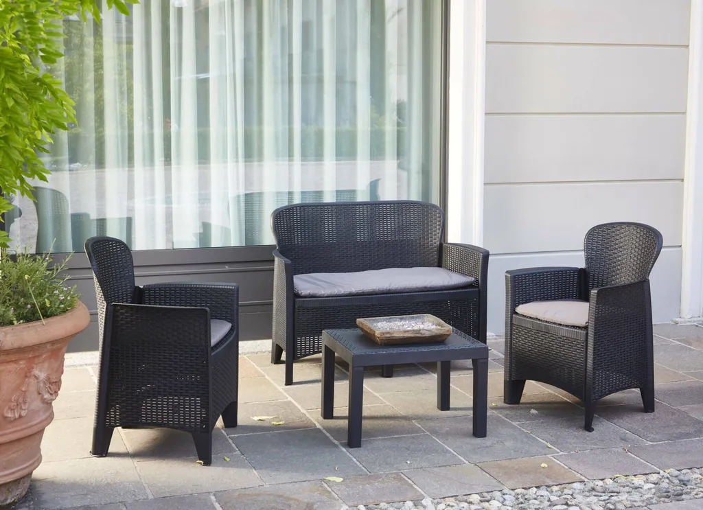 Ensemble salon de jardin 4 places avec coussins confort Progarden