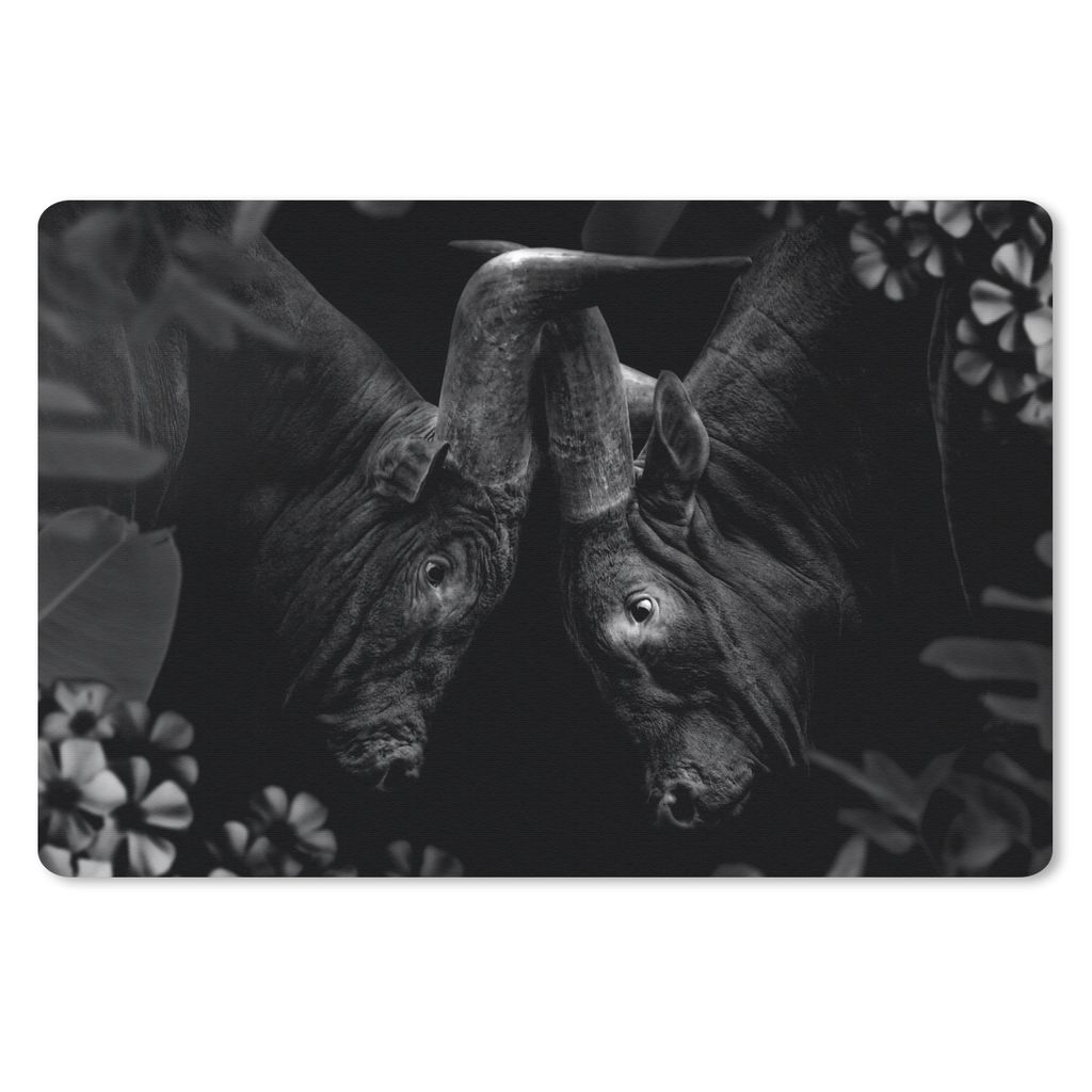 MuchoWow Schreibtischunterlage Zwei Watussi-Rinder im Dschungel - schwarz und weiß 60x40 cm - XXL Mauspad - Großes Mauspad