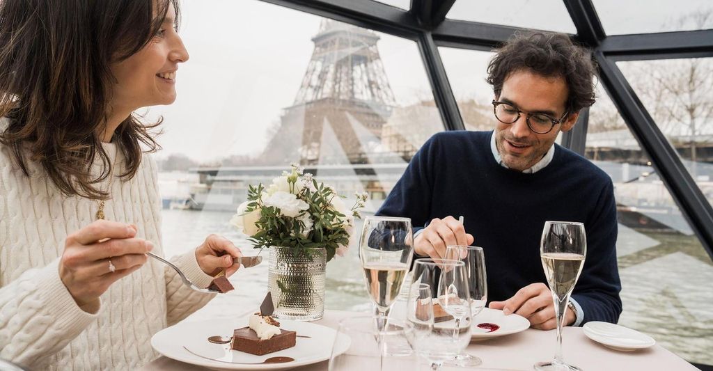 mydays Bootsfahrt auf der Seine in Paris mit Mittagessen; Erlebnis verschenken oder selbst erleben; Gutschein für 1 Person(en)