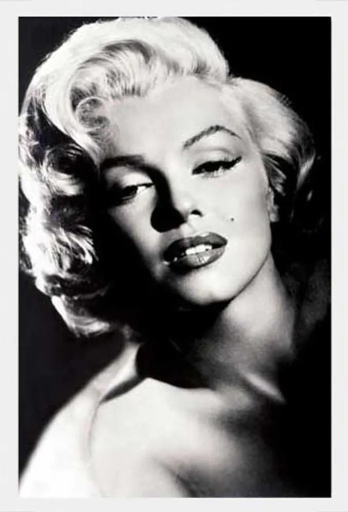 Déco Murale Marilyn Monroe avec Cadre Blanc Shinsuke pour Salon et Bureau