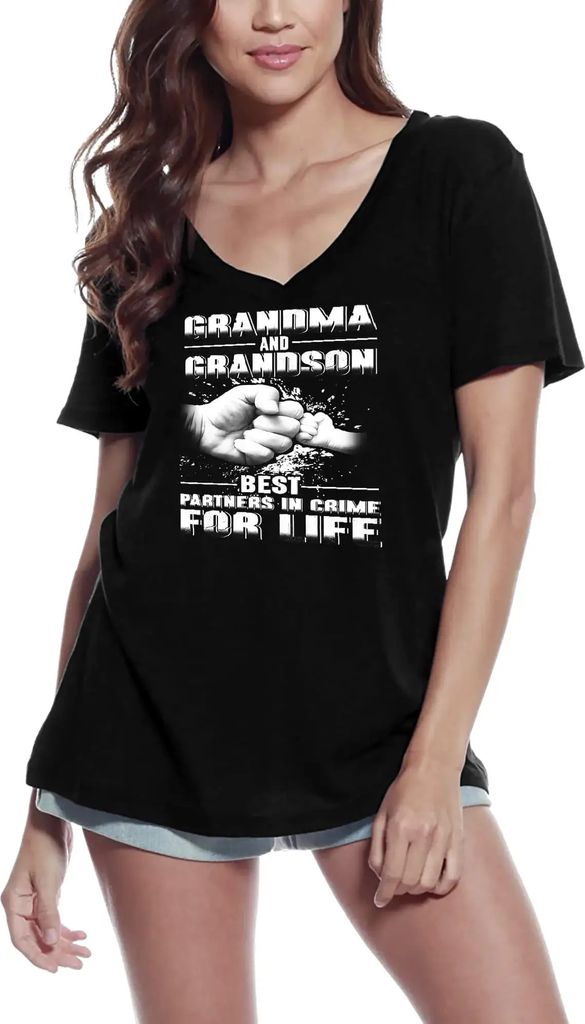 Damen Grafik T-Shirt V-Ausschnitt Oma und Enkel beste Komplizen fürs Leben – Grandma And Grandson Best Partner In Crime For Life – Öko-Verant...
