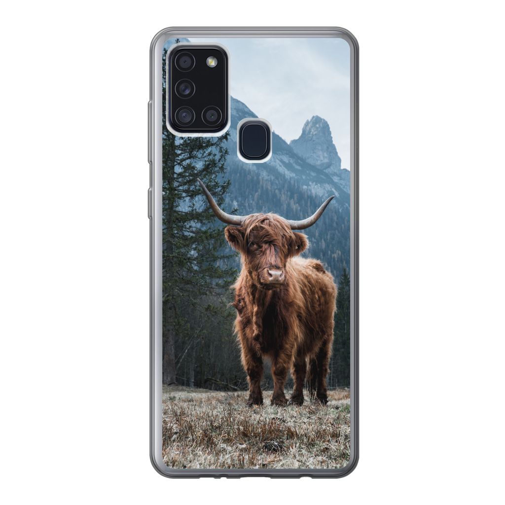MuchoWow Handyhülle Schutzhülle Hülle für Samsung Galaxy A21s Schottische Highlander - Berg - Landschaft - Bäume - Kuh - Natur Silikon Softc...