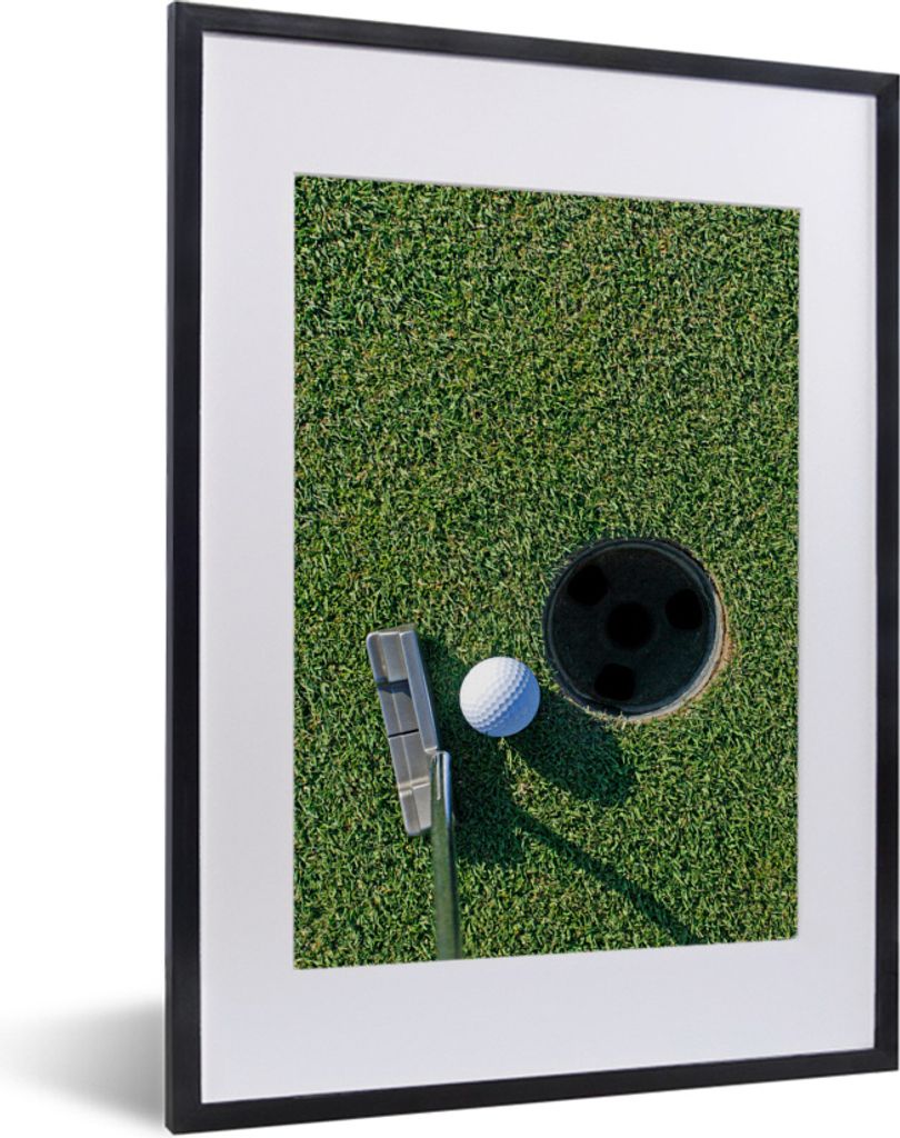 MuchoWow® MuchoWow® Gerahmtes Poster Ein Putter ist ein Produktbild 