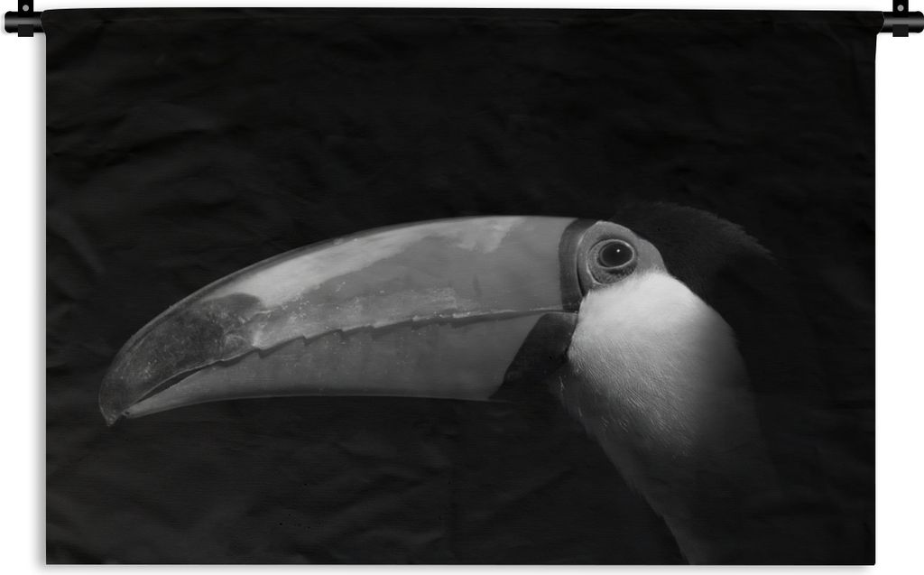 MuchoWow Wandteppich Wandbehang Riesentukan auf schwarzem Hintergrund - schwarz und weiß 120x80 cm Tapisserie Dekoration Wandtuch - Wanddekorati...