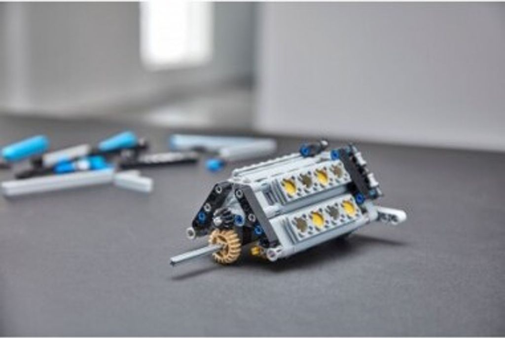 LEGO® Technic 42083 Bugatti Chiron Obrázok produktu 16
