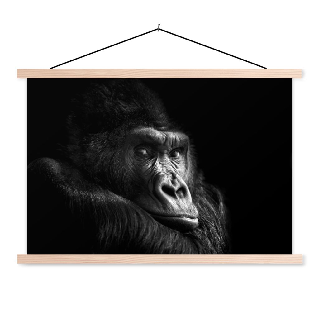 MuchoWow Textilposter Gorilla - Affe - Schwarz - Weiß - Porträt 120x80 cm mit holzfarbenen Rahmen - Aufhängeset