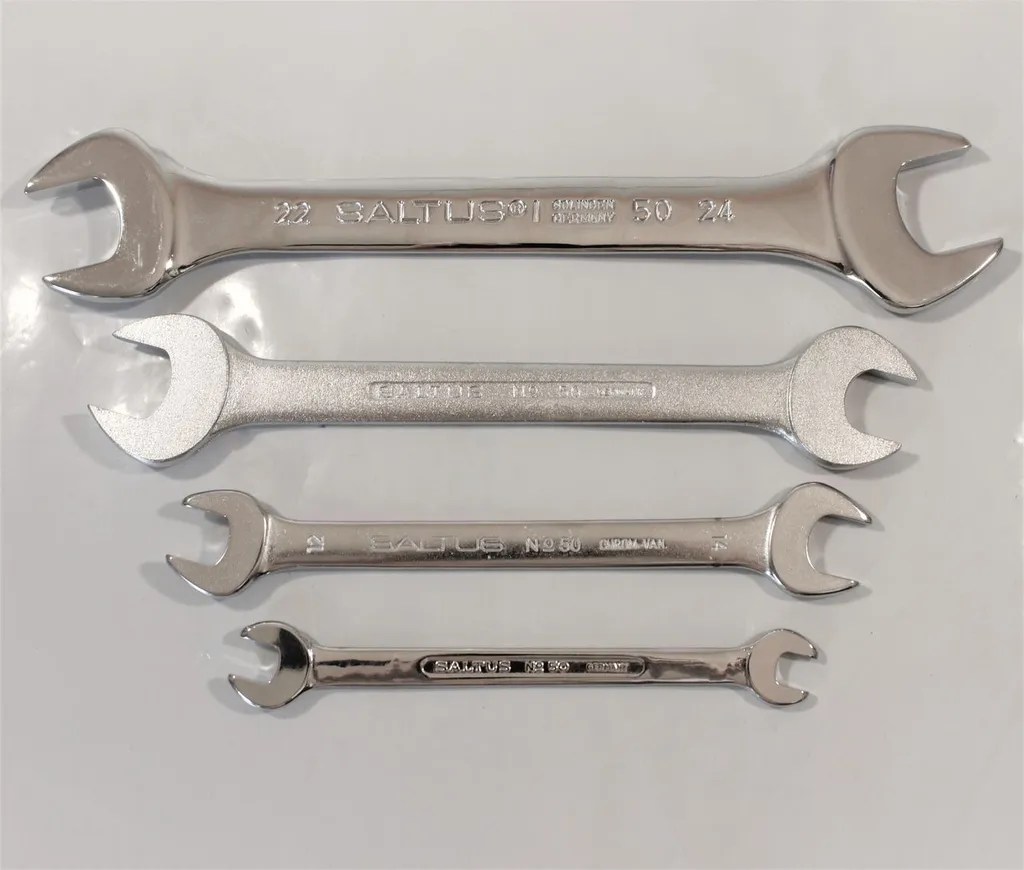 Set di chiavi aperte doppie SALTUS CV Set di 4 pezzi di chiavi aperte 8-24 mm