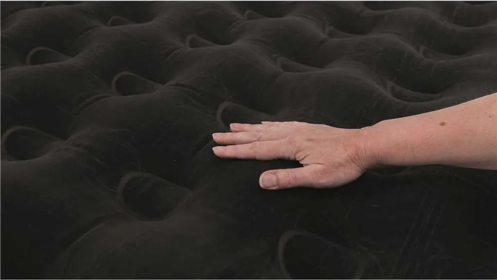 Matelas gonflable résistant et bicolore avec surface velours douce - 6