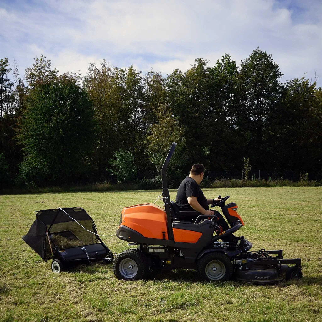 Balayeuse Tractée 120 cm à Grande Capacité 415L et Roues Robustes
