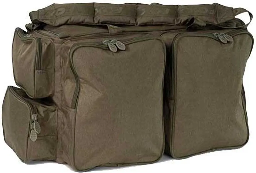 Sac Fox Voyager XL : Fini le Manque de Place pour votre Matériel de Pêche