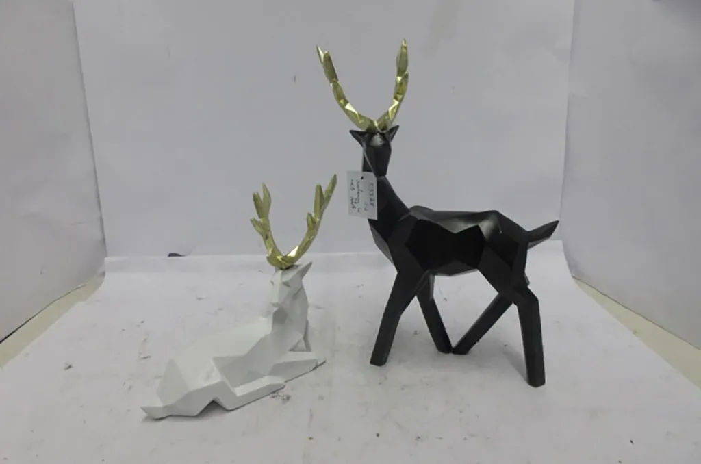 Statue de cerf décorative design noir et blanc Haimo, décoration salon