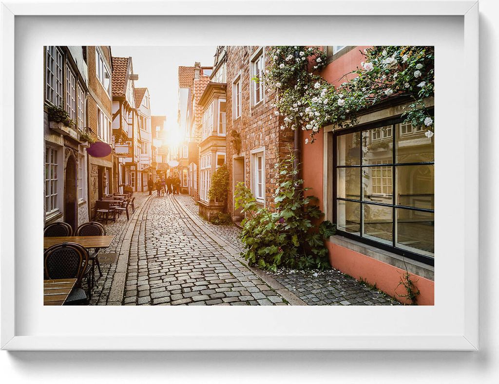 Italienische Straße zwischen Gebäuden– Wandbild mit Rahmen – Gerahmtes Bild – Wanddekoration – 70x50 cm – Schwarz Rahmen