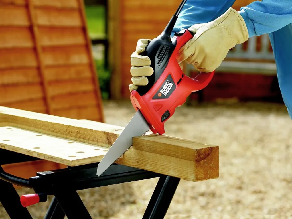 Scie sauteuse et égoïne 400W à variateur électronique Black & Decker - 18