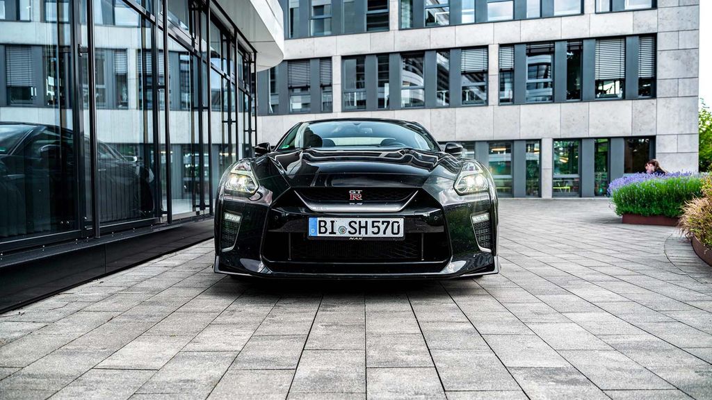 Jochen Schweizer Nissan GTR R35 mieten Bielefeld (Wochenende); Erlebnis verschenken oder selbst erleben; Gutschein gültig für 1 Person