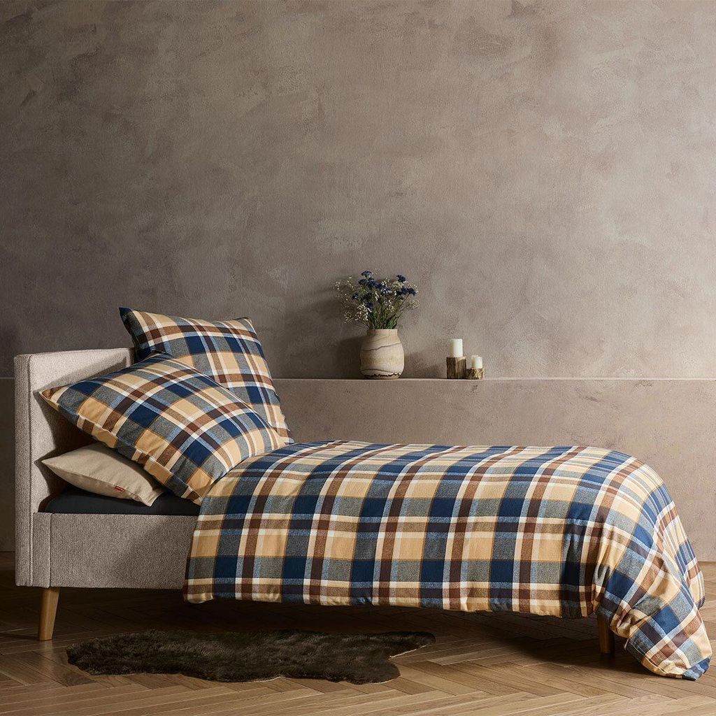 Fleuresse gewebte Edelflanell Bettwäsche Lech Fullerton gelb blau 135x200 cm + 80x80 cm
