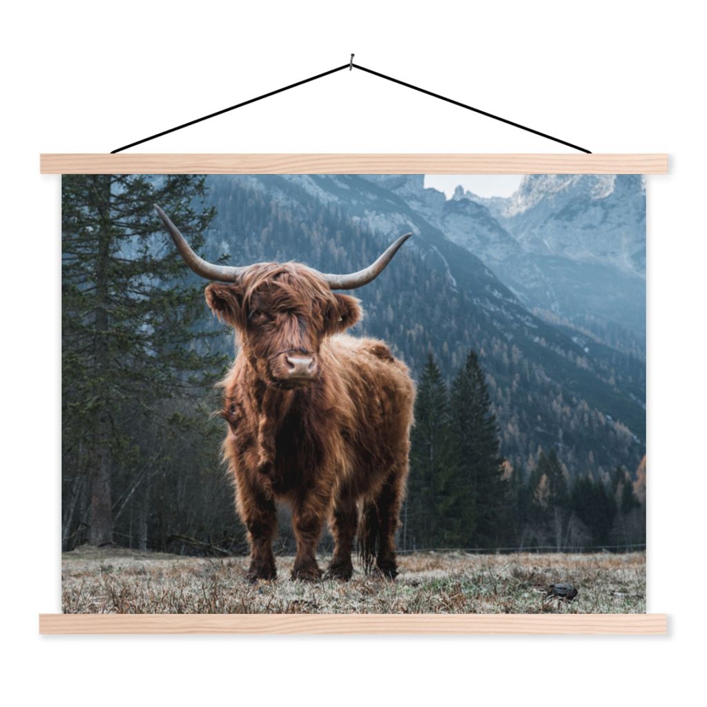 MuchoWow Textilposter Schottische Highlander - Berg - Landschaft - Bäume - Kuh - Natur 60x45 cm mit holzfarbenen Rahmen - Bild