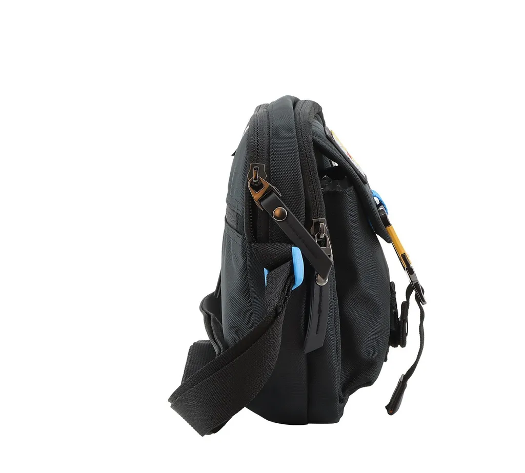 Look e Funzionalità: La Nuova Borsa Discovery D0071306 - 5